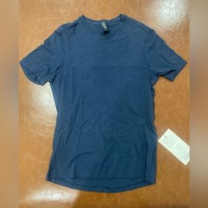 5 Year Basic V LuluLemon Shirt (Size XS)